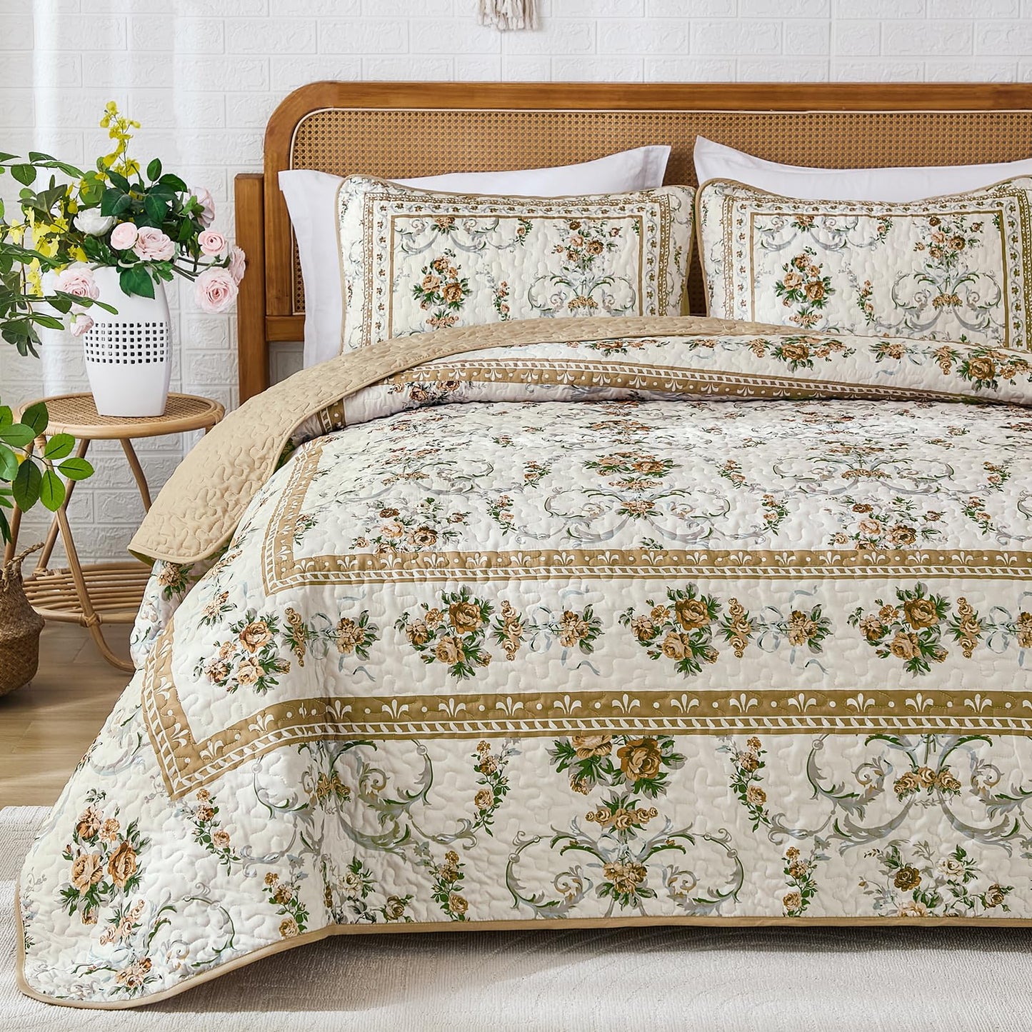 Anibedding Floral Quilt Set King Size, Retro Brown Flower Pattern Quilts Bedspread,Soft Microfiber Lightweight Bed Cover for All Season(King, 104"x90")