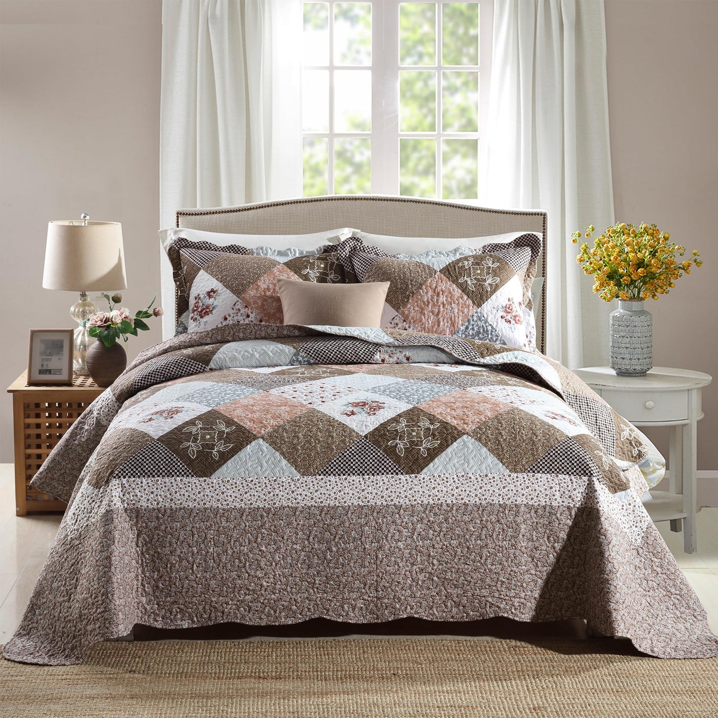 Etwel Lightweight Patchwork Queen Size Quilt Set - Breathable Reversible Cotton Bedspread for Hot Sleepers, Farmhouse Floral Bedding Set with 2 Pillow Shams for All Season (90"x98", Brown Flower)