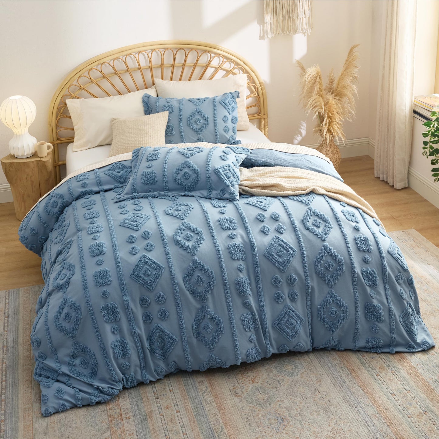 Bedsure Boho Tufted Blue Comforter King Size, GentleSoft™ 3 Pieces Boho Farmhouse-Style Decor Bedding, Exquisite Bedding for All Seasons, 1 Bed Comforter, 2 Pillow Shams, 104x90 Inches