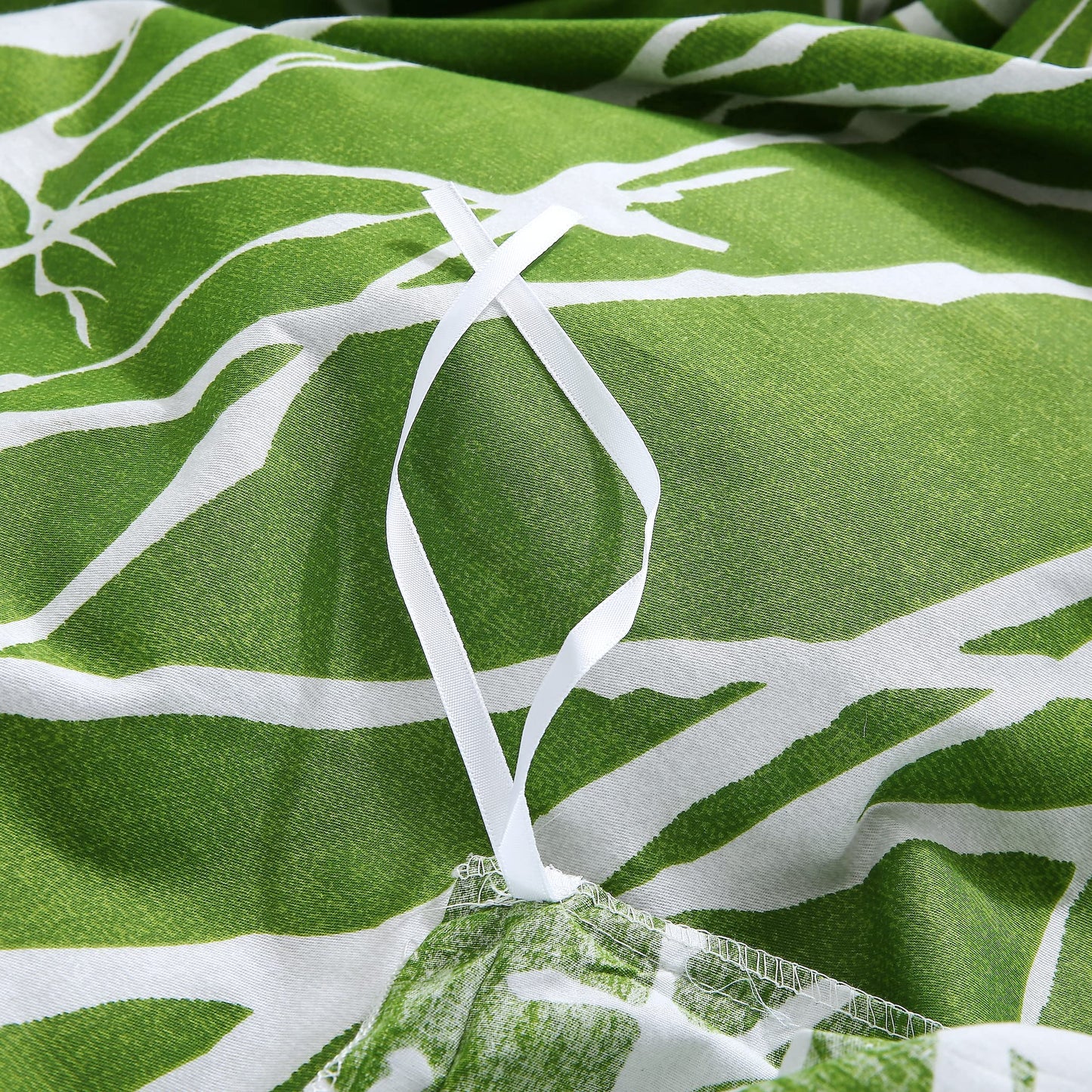 Swanson Beddings Tree Branches 3-Piece 100% Cotton Bedding Set: Duvet Cover and Two Pillow Shams (Green White, King)