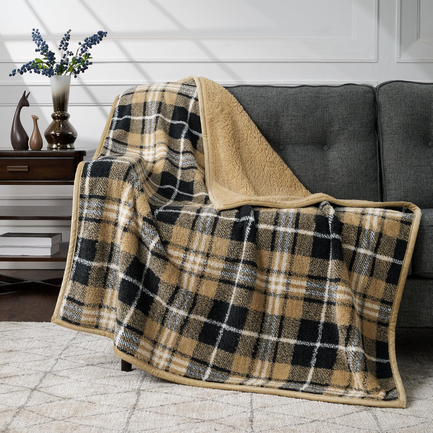 CBCHome Reversible Soft Sherpa Throw Blanket - Cute and Cozy Thick Throw for Couch, Warm Gifts for Women (Tan and Black Plaid, 50" x60")