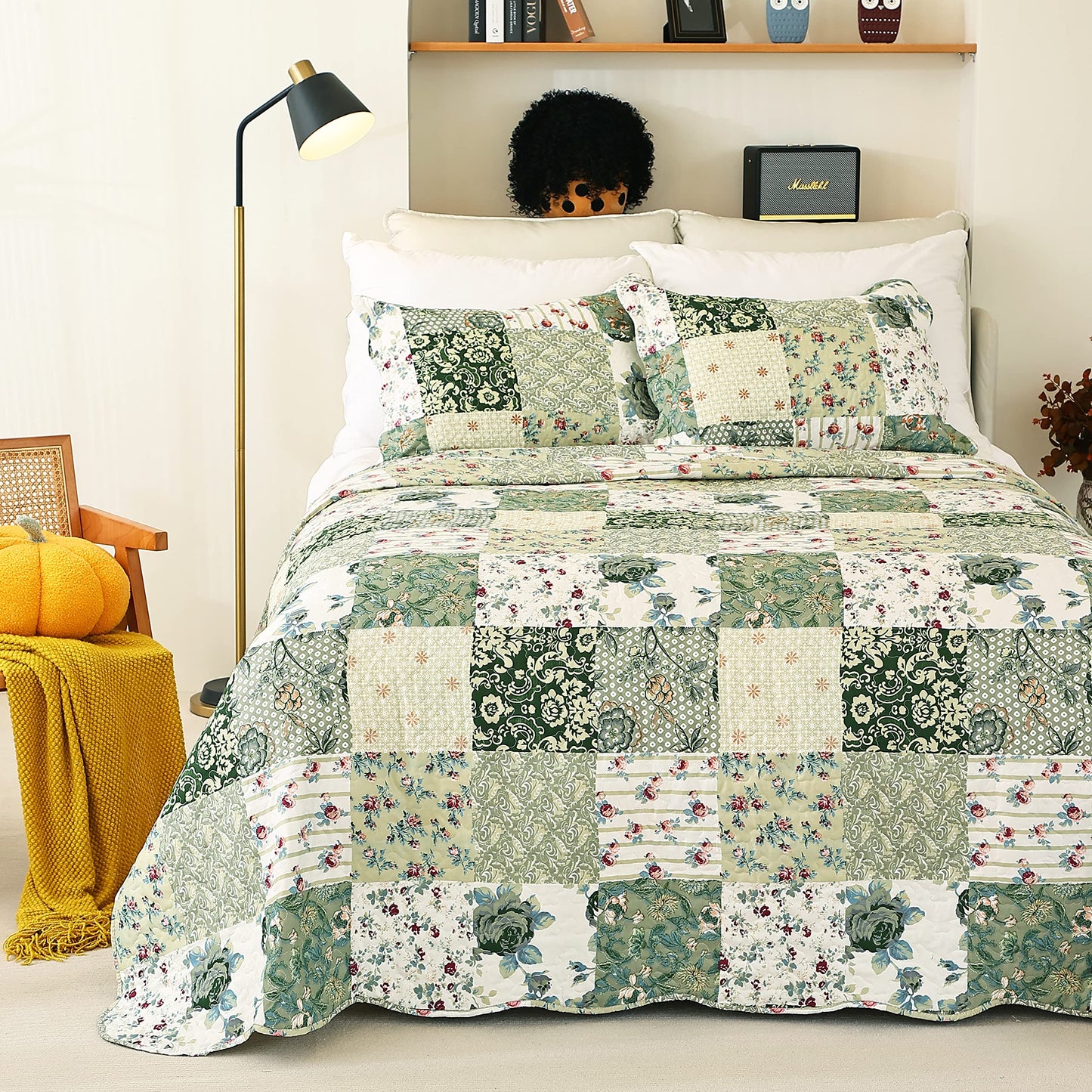 Cmfshape Summer Floral Queen Quilted Bedspread,Romantic Green Quilt Set,Reversible Stitched Bedding Cover All Season,Soft Lightweight Coverlet with Pillow Cases (Green&White, Queen90 x90)