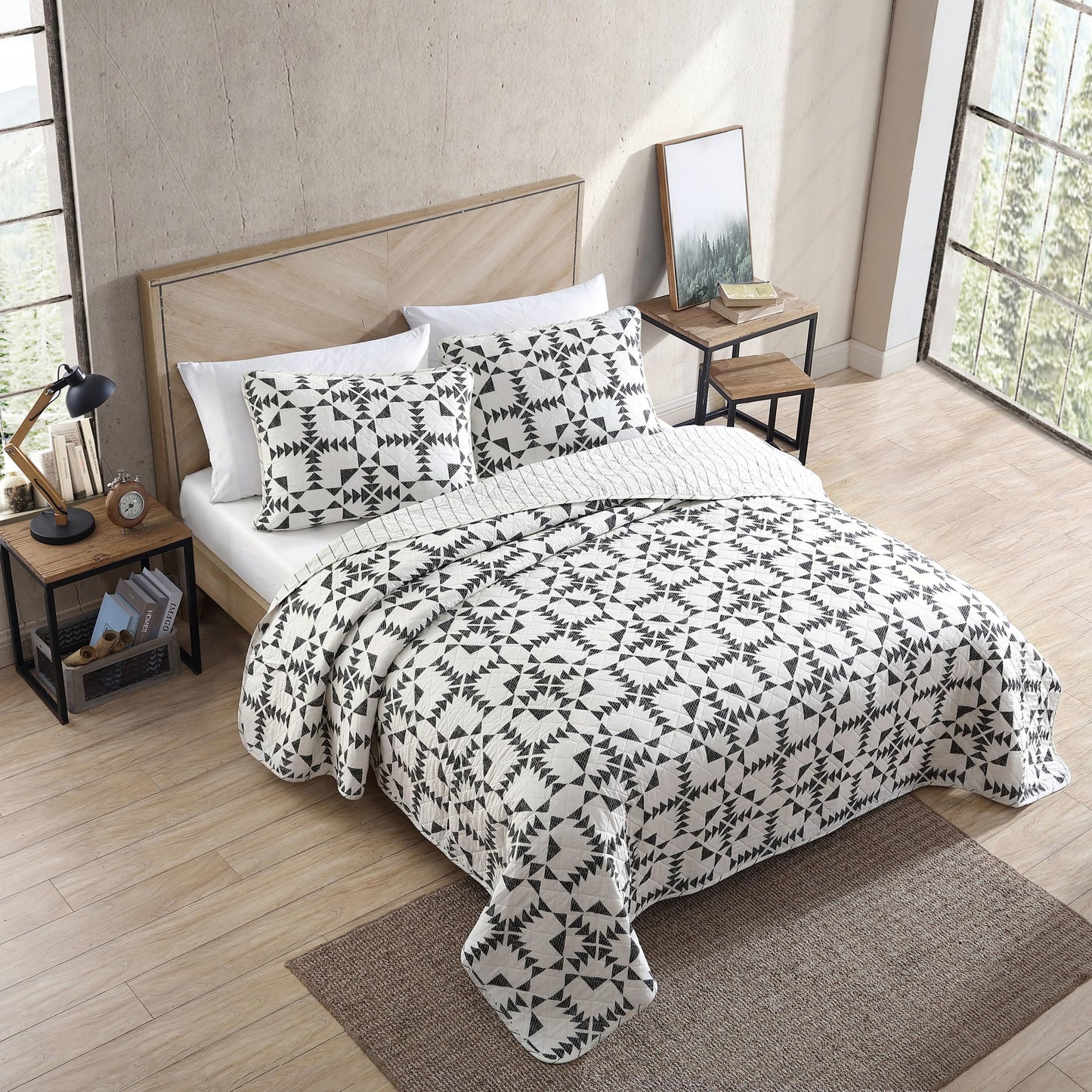 Eddie Bauer - Queen Quilt Set with Shams, Reversible Cotton Bedding, Lightweight All-Season, Pre-Washed, Arrowhead Charcoal