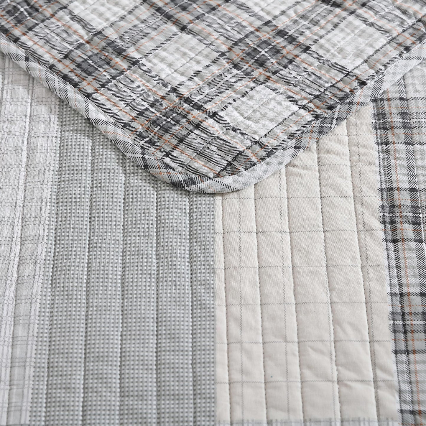 Eddie Bauer - Queen Quilt Set, Cotton Reversible Bedding with Matching Shams, Home Decor for All Seasons (Fairview Grey, Queen)