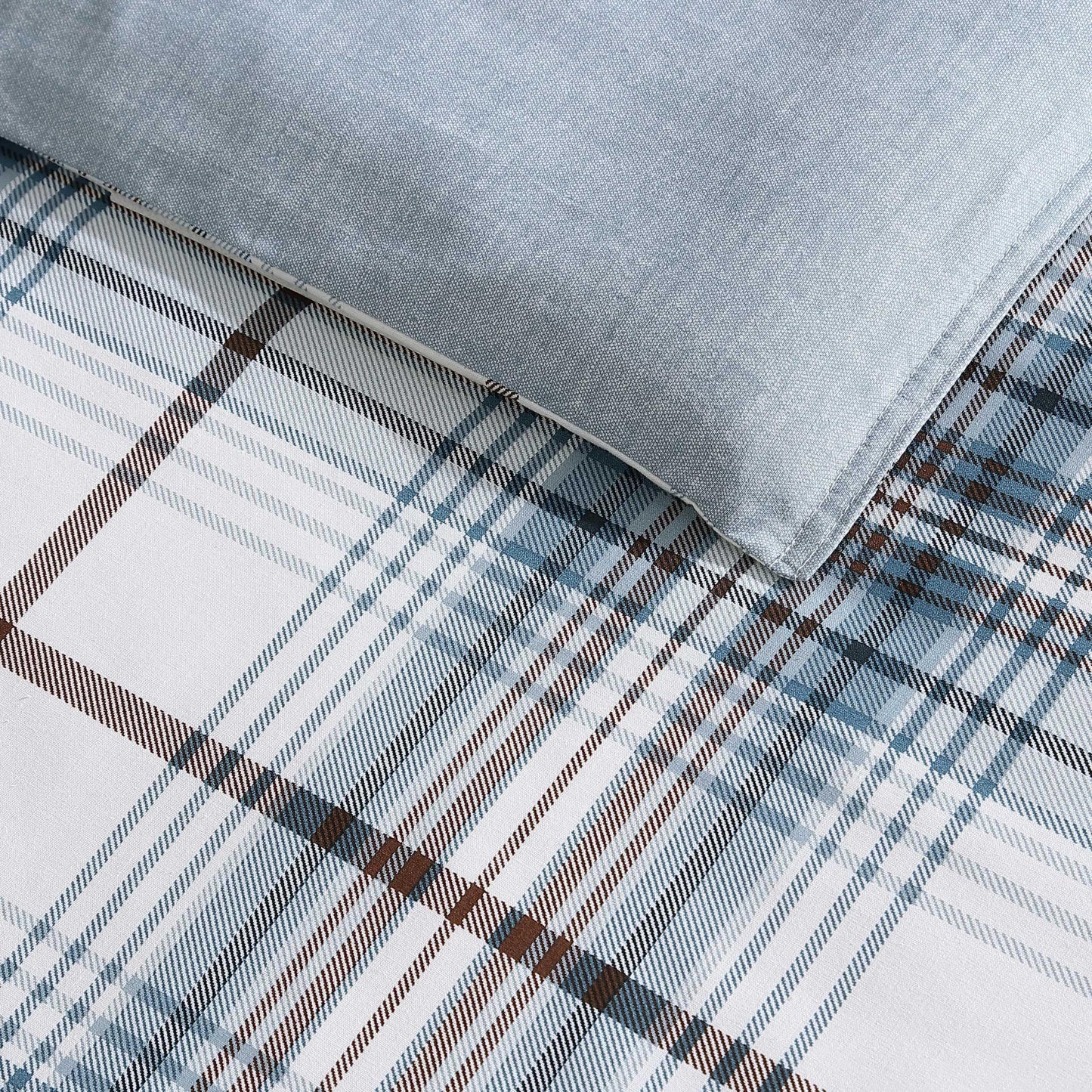 Eddie Bauer - Queen Comforter Set, Crisp & Tailored Cotton Percale Reversible Bedding, Lightweight 3 Piece Bed Set with Matching Pillowcases (Alder Blue/Grey)