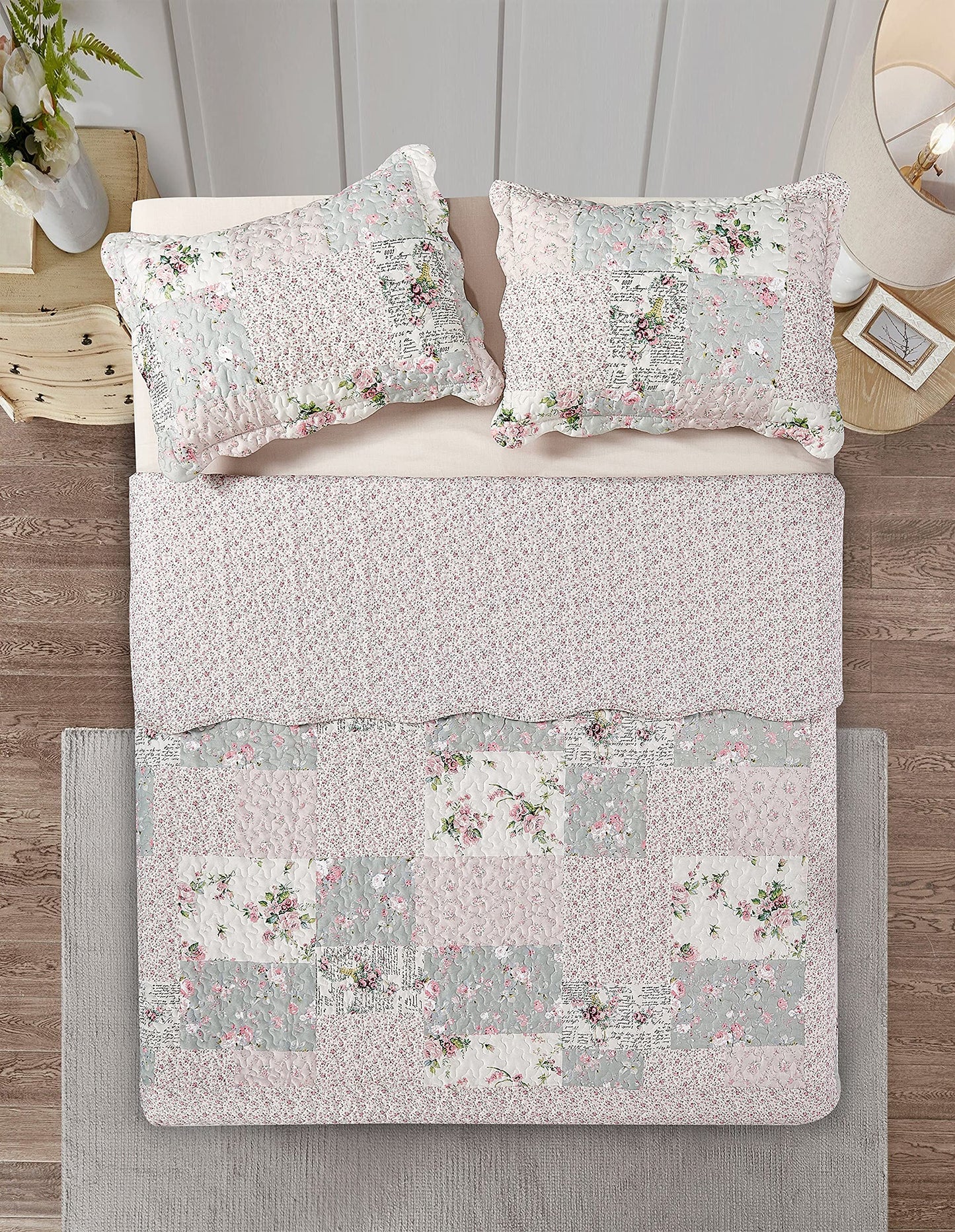 Brilliant Sunshine Rose and Sage Quilt Set, 3-Piece Bedding Sets, Traditional Patchwork Design, Washable and Reversible Bedspread, Soft Lightweight Coverlet, All-Season, Full/Queen, Light Pink Green