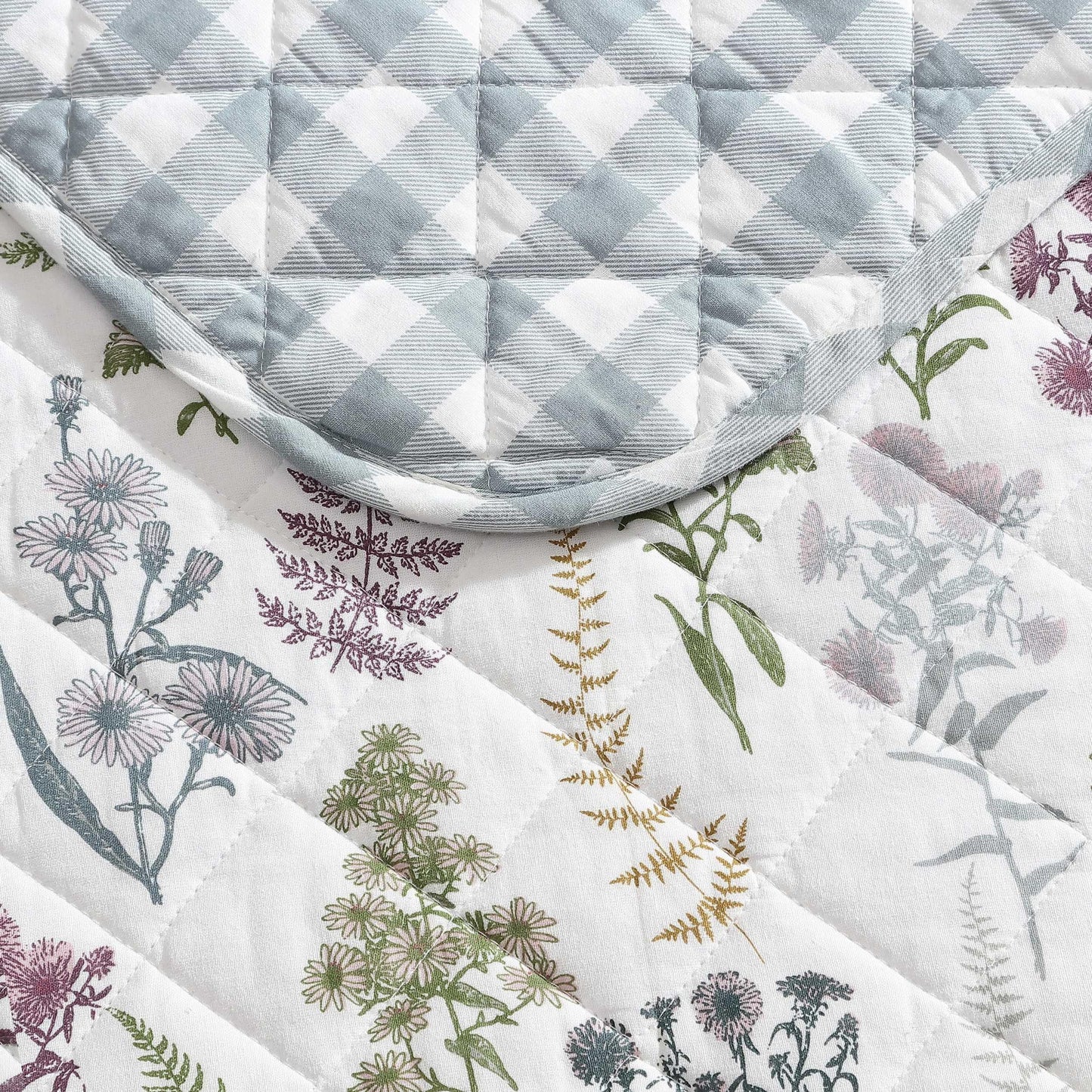 Eddie Bauer - Full/Queen Quilt Set, Reversible Cotton Bedding with Matching Shams, Classic Floral Home Decor with Plaid Reverse (Flower Field Green, Full/Queen)
