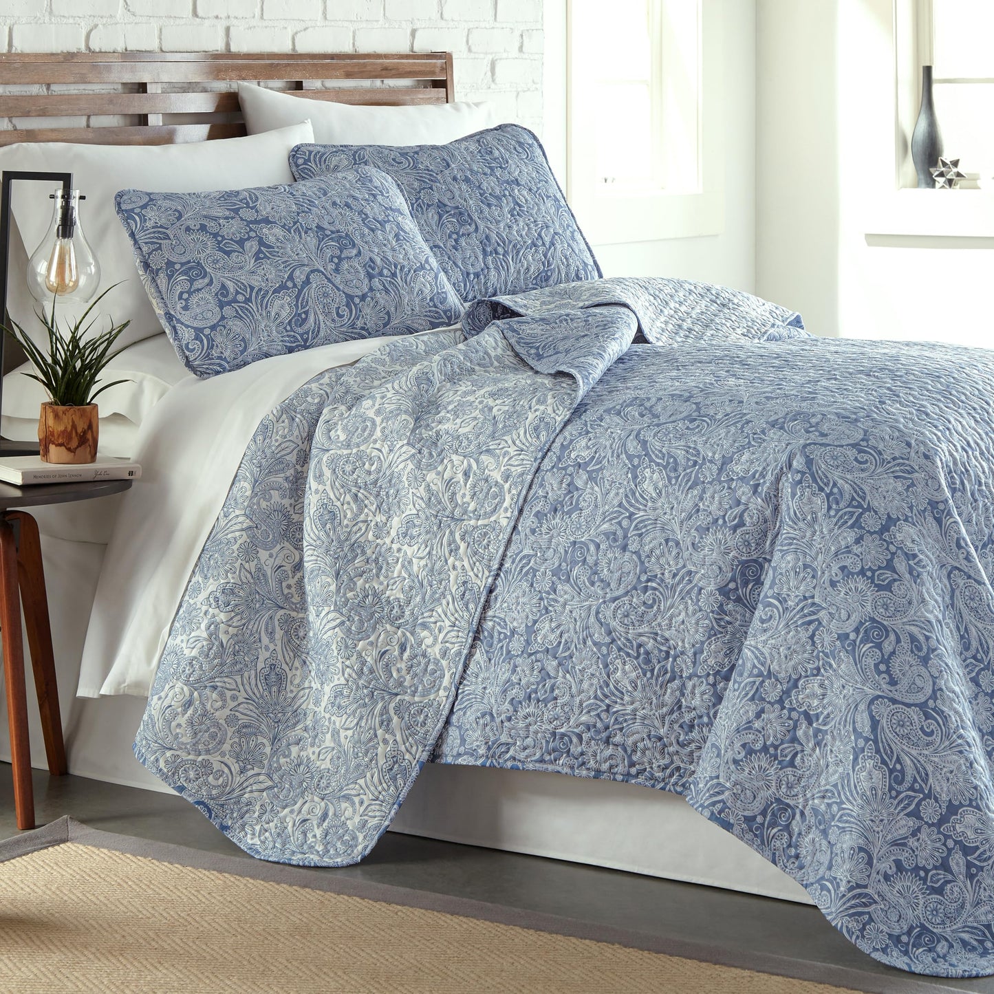 Southshore Fine Living, Inc. Extra Large King Size Quilts, Paisley Quilt, Blue and White Bedspread, 3-Piece Bohemian Bedding Set with Two Matching Shams, California/King, Reversible Blue