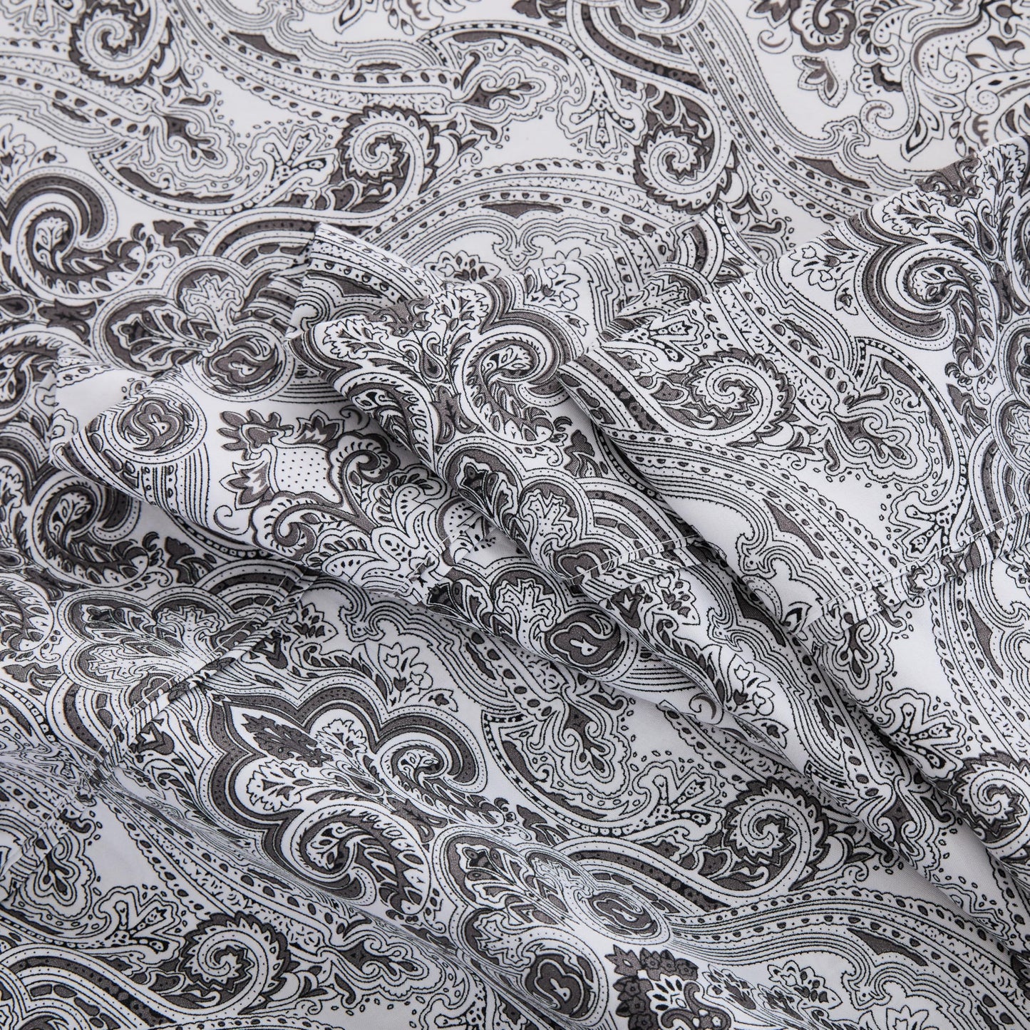 Spirit Linen home 6-Piece Queen Size Bed Sheet Set - Deep Pocket, Paisley Pattern, Soft and Breathable Bed Sheets, Microfiber Material, Includes 1 Fitted, 1 Flat, 4 Pillowcases - Black Paisley Design
