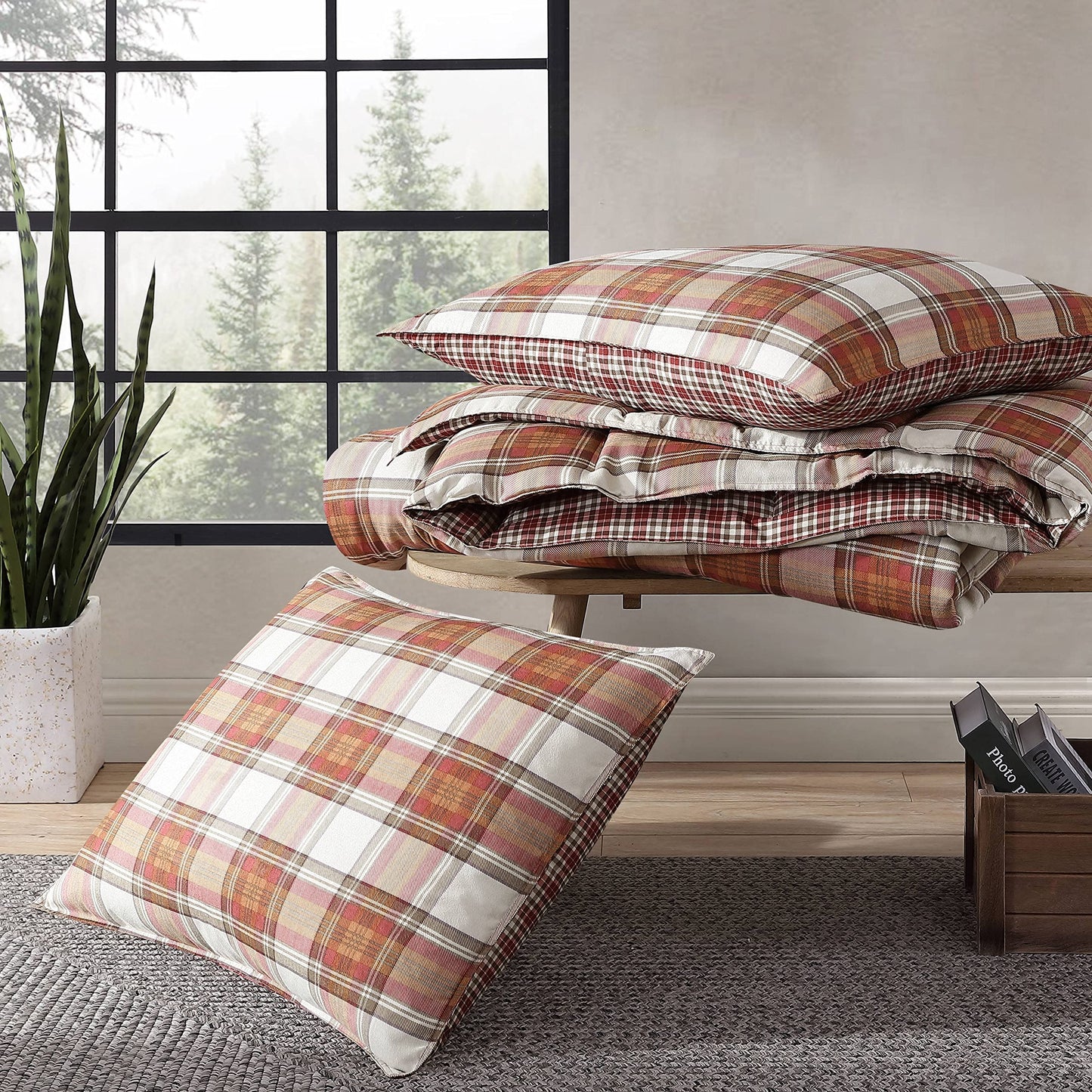 Eddie Bauer - Queen Comforter Set, Soft & Reversible Alt Down Bedding, Medium Weight for Year Round Comfort, 3 Piece Bed Set with Matching Shams (Edgewood Red)