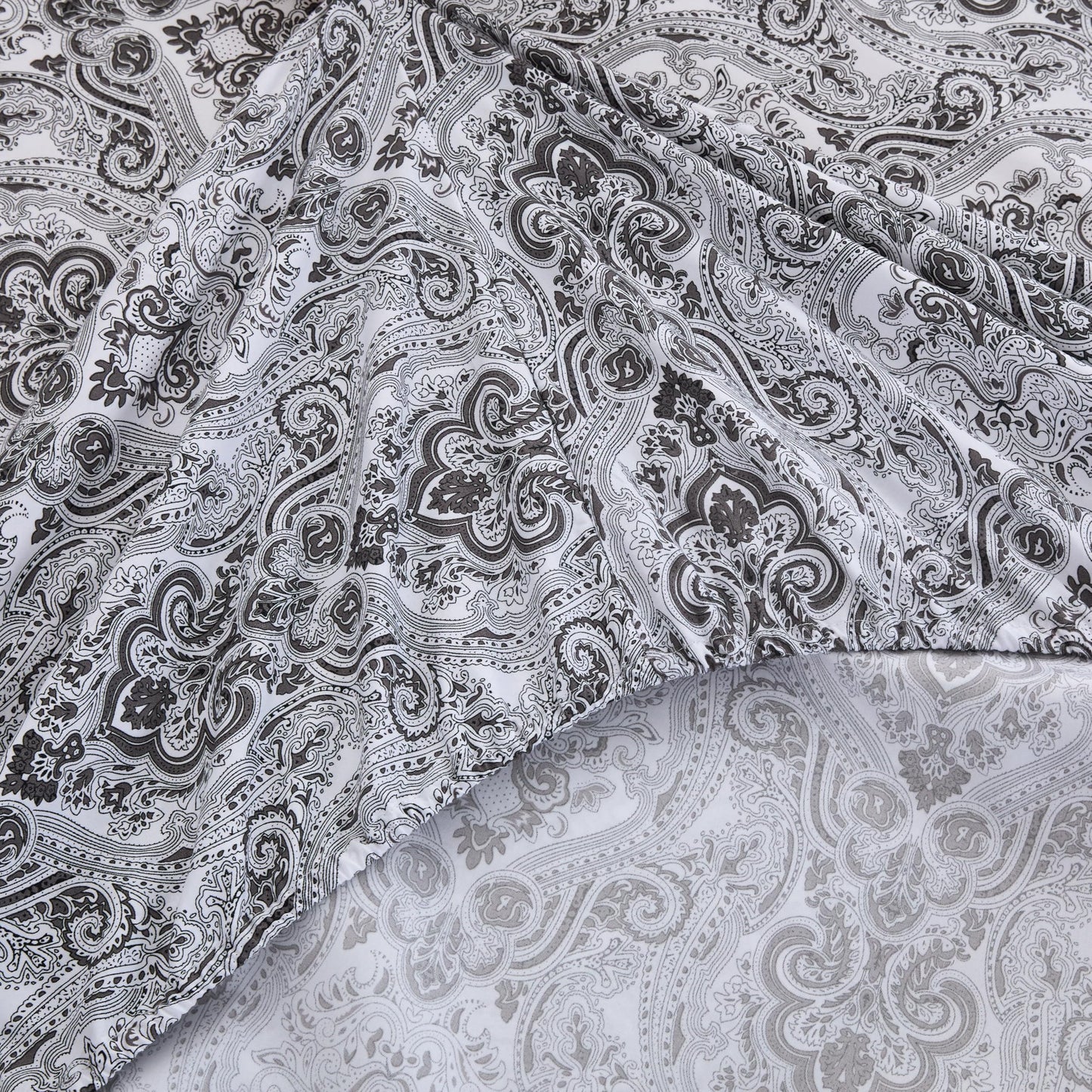 Spirit Linen home 6-Piece Queen Size Bed Sheet Set - Deep Pocket, Paisley Pattern, Soft and Breathable Bed Sheets, Microfiber Material, Includes 1 Fitted, 1 Flat, 4 Pillowcases - Black Paisley Design