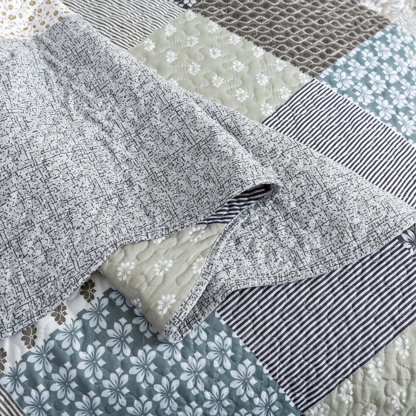 Etwel Lightweight Patchwork Queen Size Quilt Set - Breathable Reversible Cotton Bedspread for Hot Sleepers, Farmhouse Floral Bedding Set with 2 Pillow Shams for All Season (90"x98", Gray Flower)