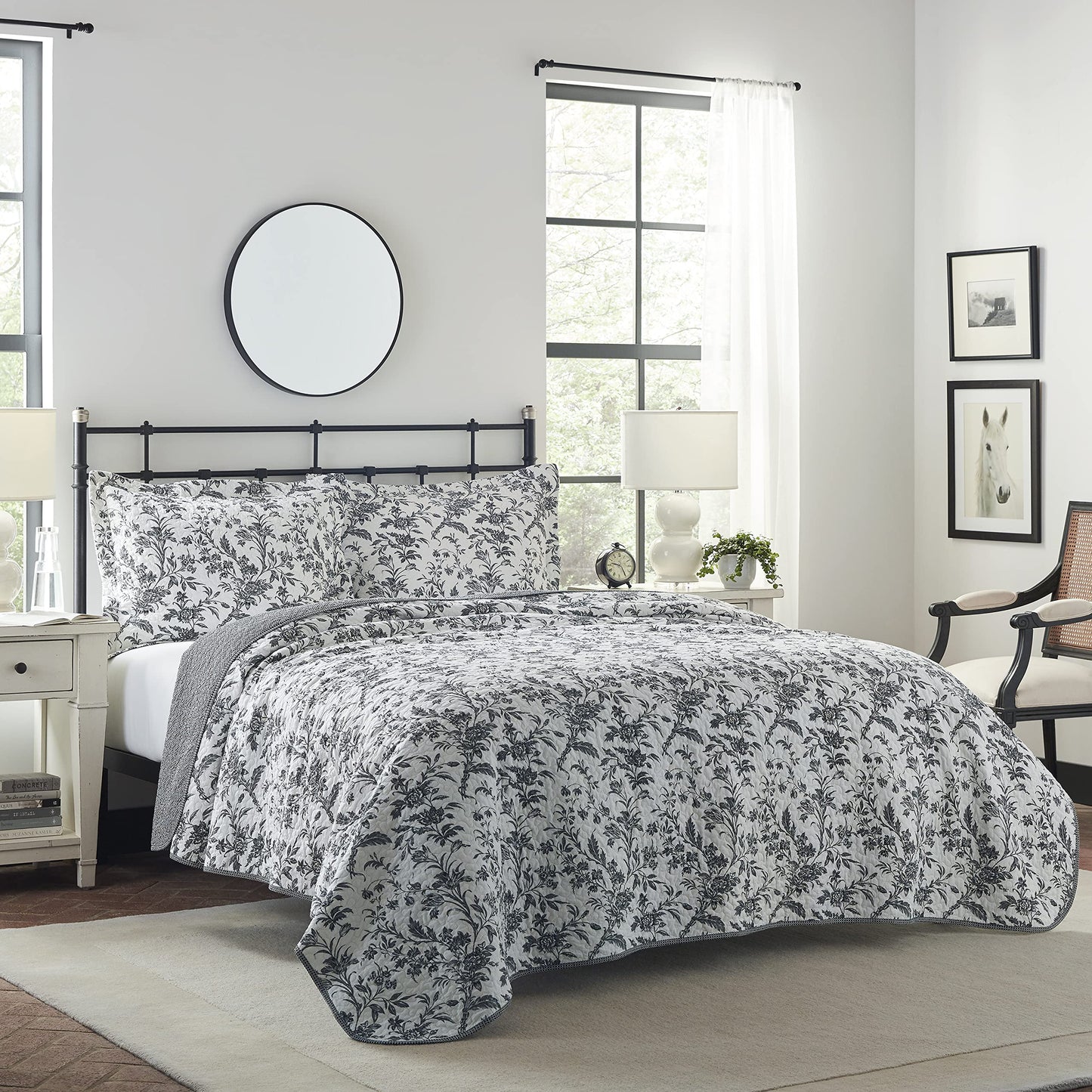 Laura Ashley - Twin Quilt Set, Soft Cotton Bedding with Reversible Design, Medium Weight for Year Round Use, 2 Piece Bed Set with Matching Pillowcase (Amberley Black/White)