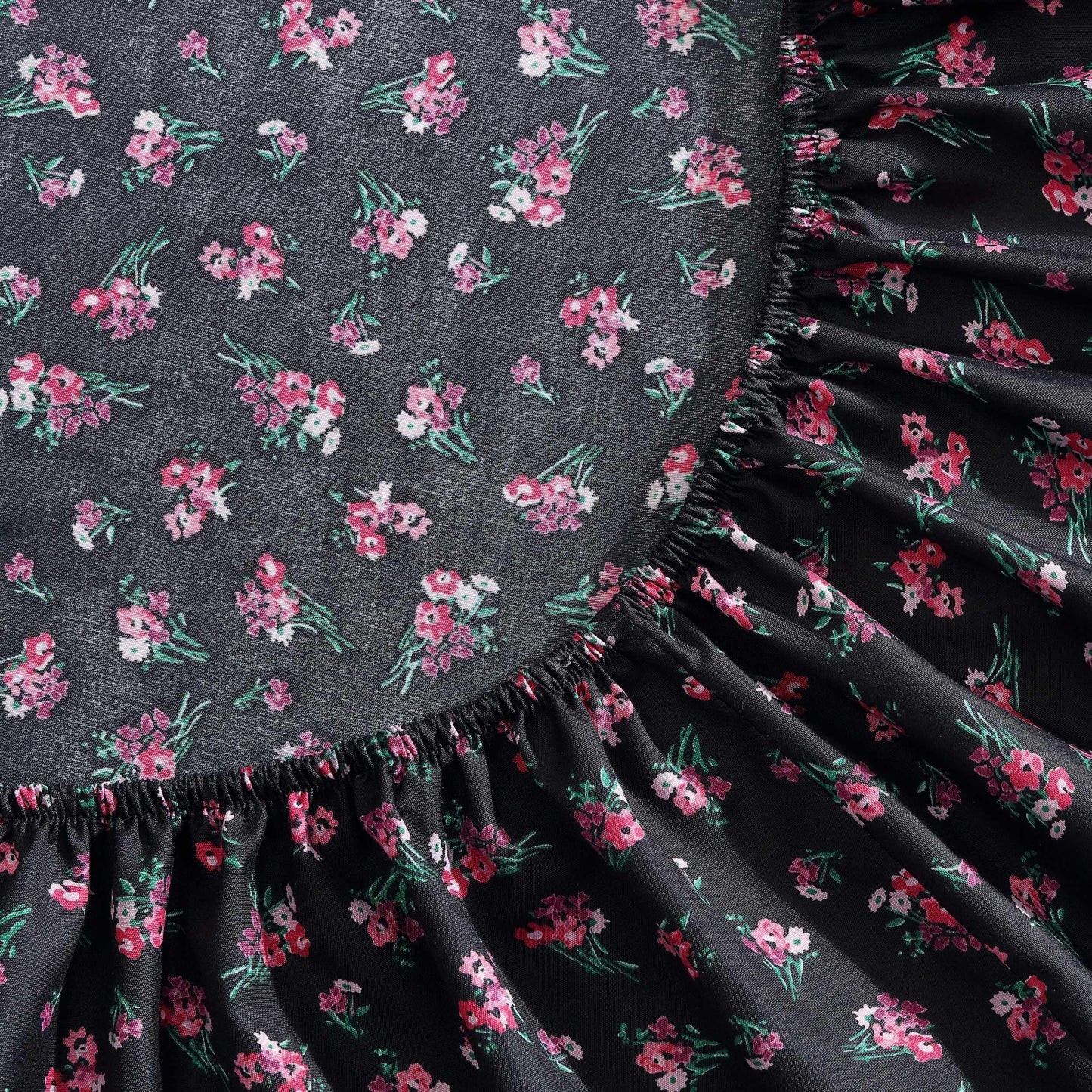 Betsey Johnson - Full Bed Sheets, Soft & Lightweight Bedding, Fade & Wrinkle Resistant (Bouquet Ditsy Black, Full)
