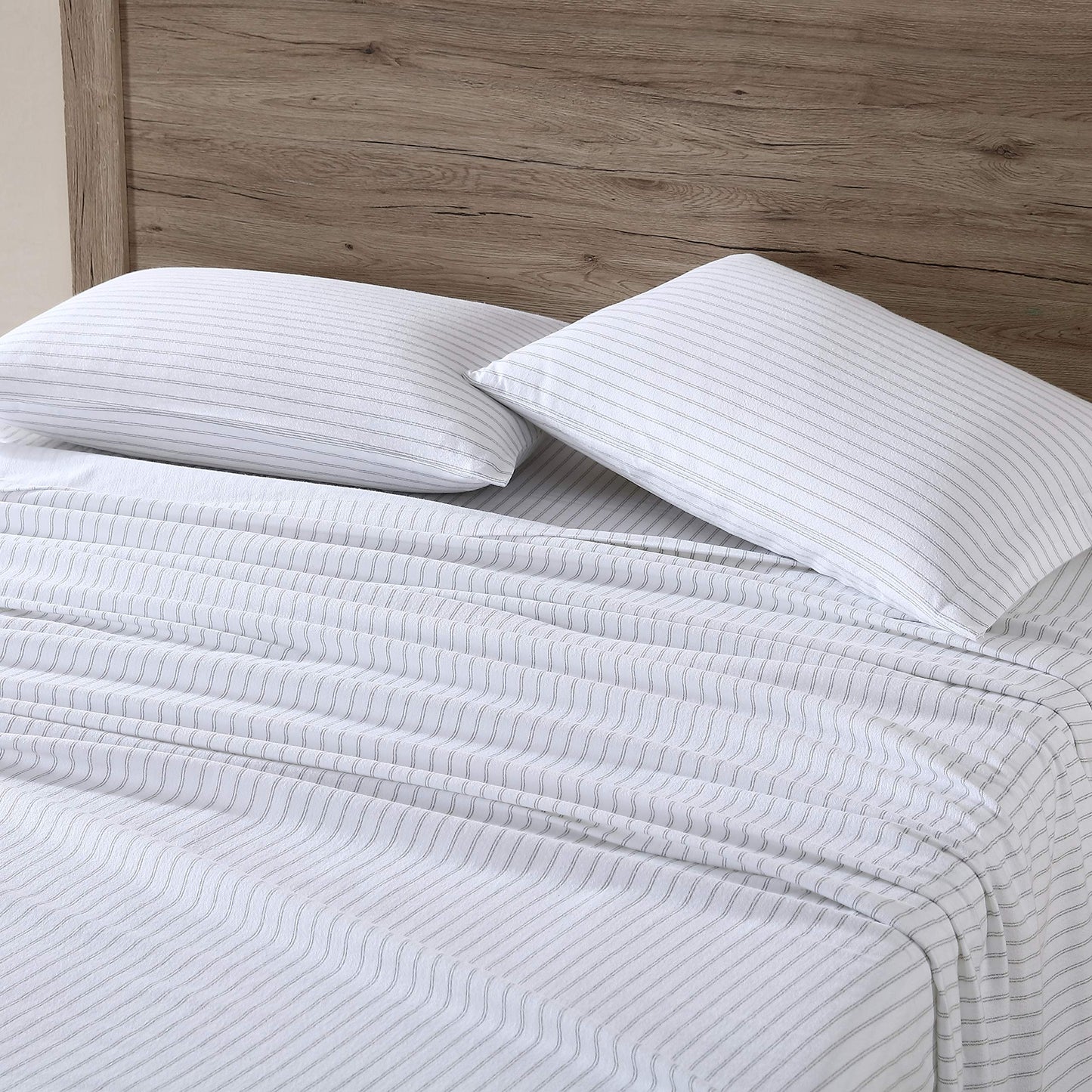 Eddie Bauer - Flannel Sheets King Size, Anti-Pilling & Wrinkle Resistant Cotton, Touchably Soft for All-Season Comfort - Bed Sheets with Matching Pillowcases & Fitted Sheet (Trail Stripe Grey)