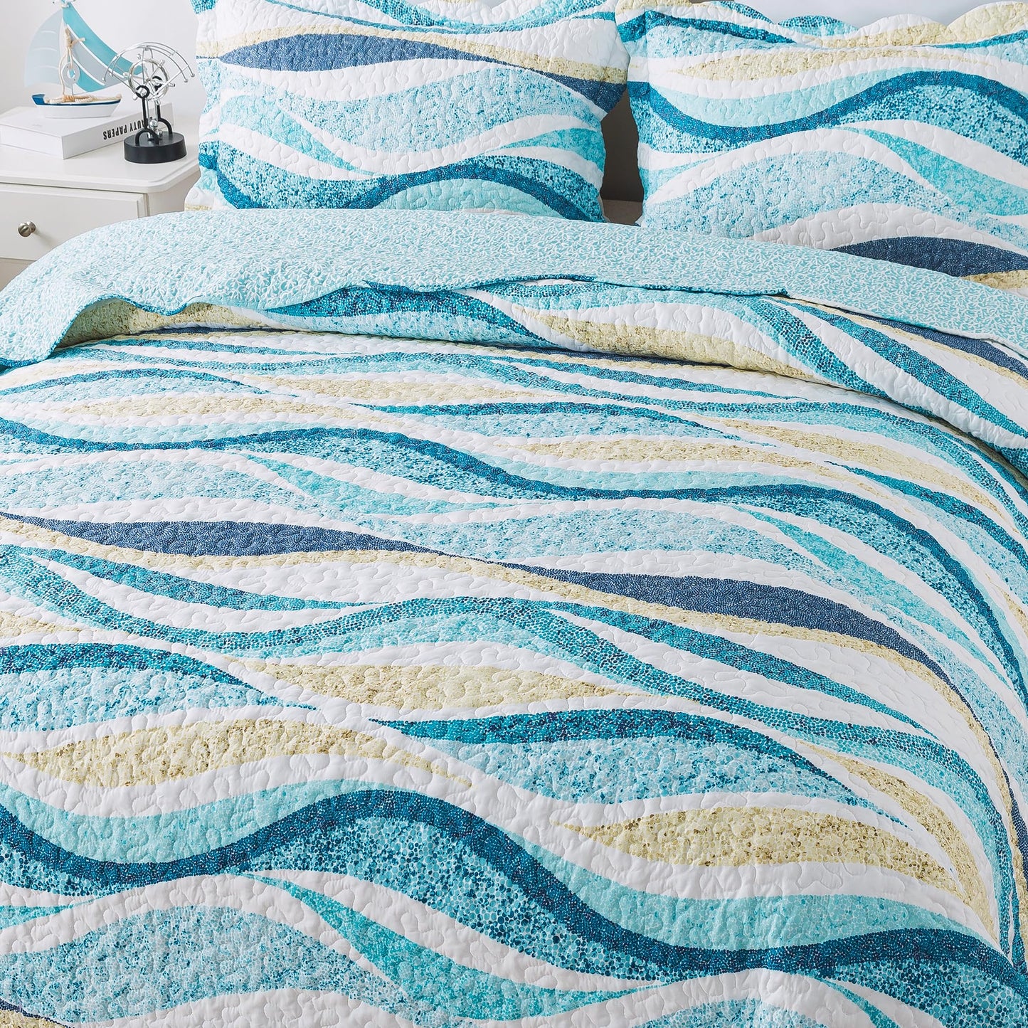 NEWLAKE Quilt Bedspread Sets - West Coastal Pattern Reversible Coverlet Set, Queen Size