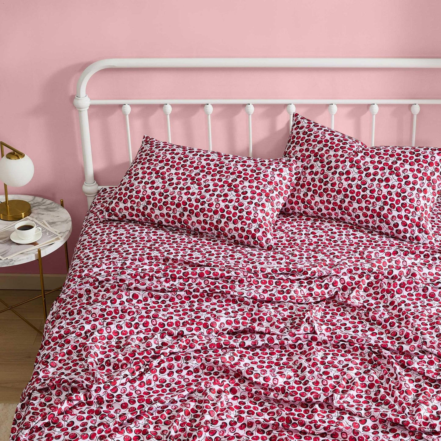 Betsey Johnson - Queen Size Sheet Set, Soft Printed Microfiber Bedding with Deep Pocket Fitted Sheet, Bed Sheets with Matching Pillowcases, Pop Art Cherry Red