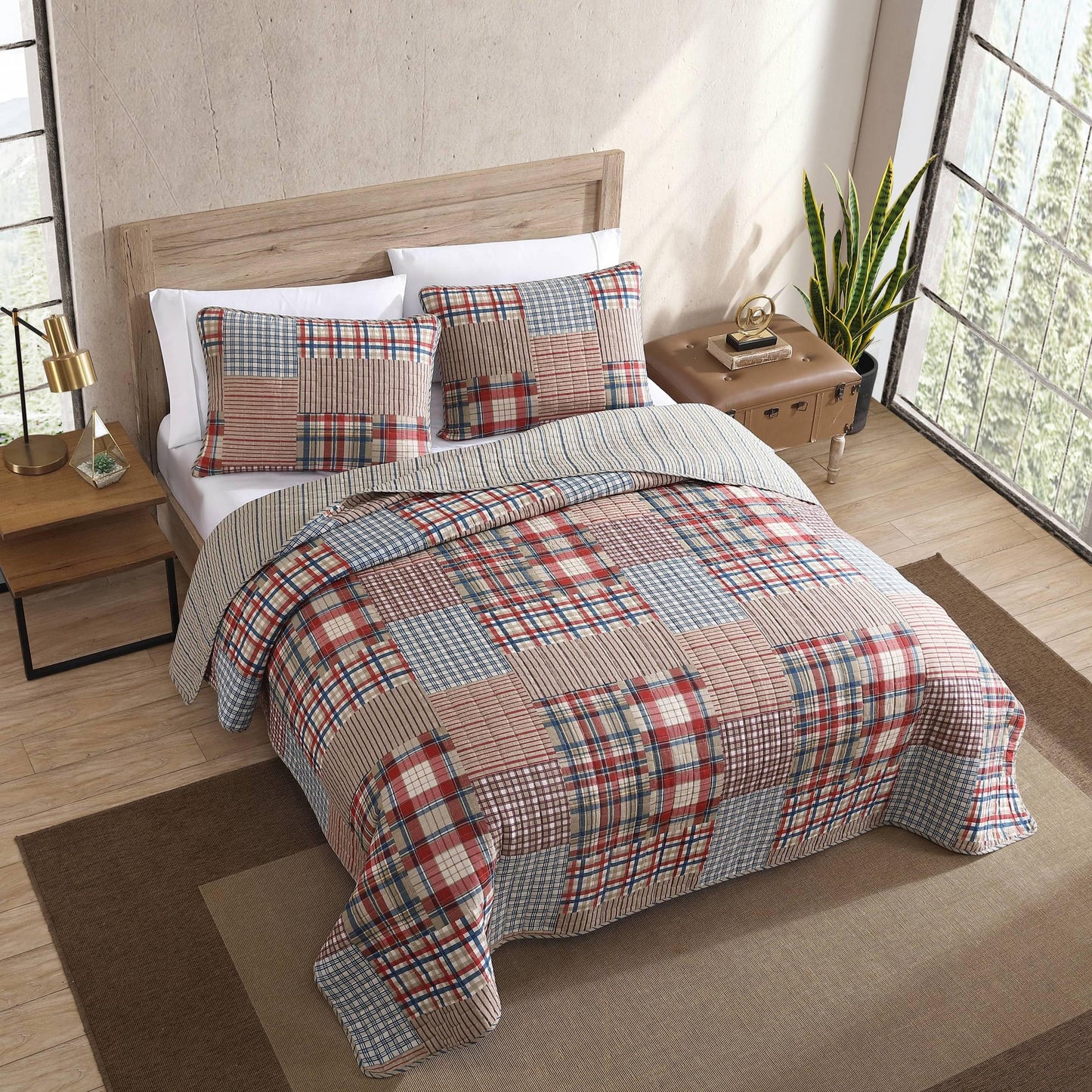 Eddie Bauer - Queen Quilt Set with Shams, Reversible Cotton Bedding, Lightweight All-Season, Pre-Washed, Hawthorne Brown