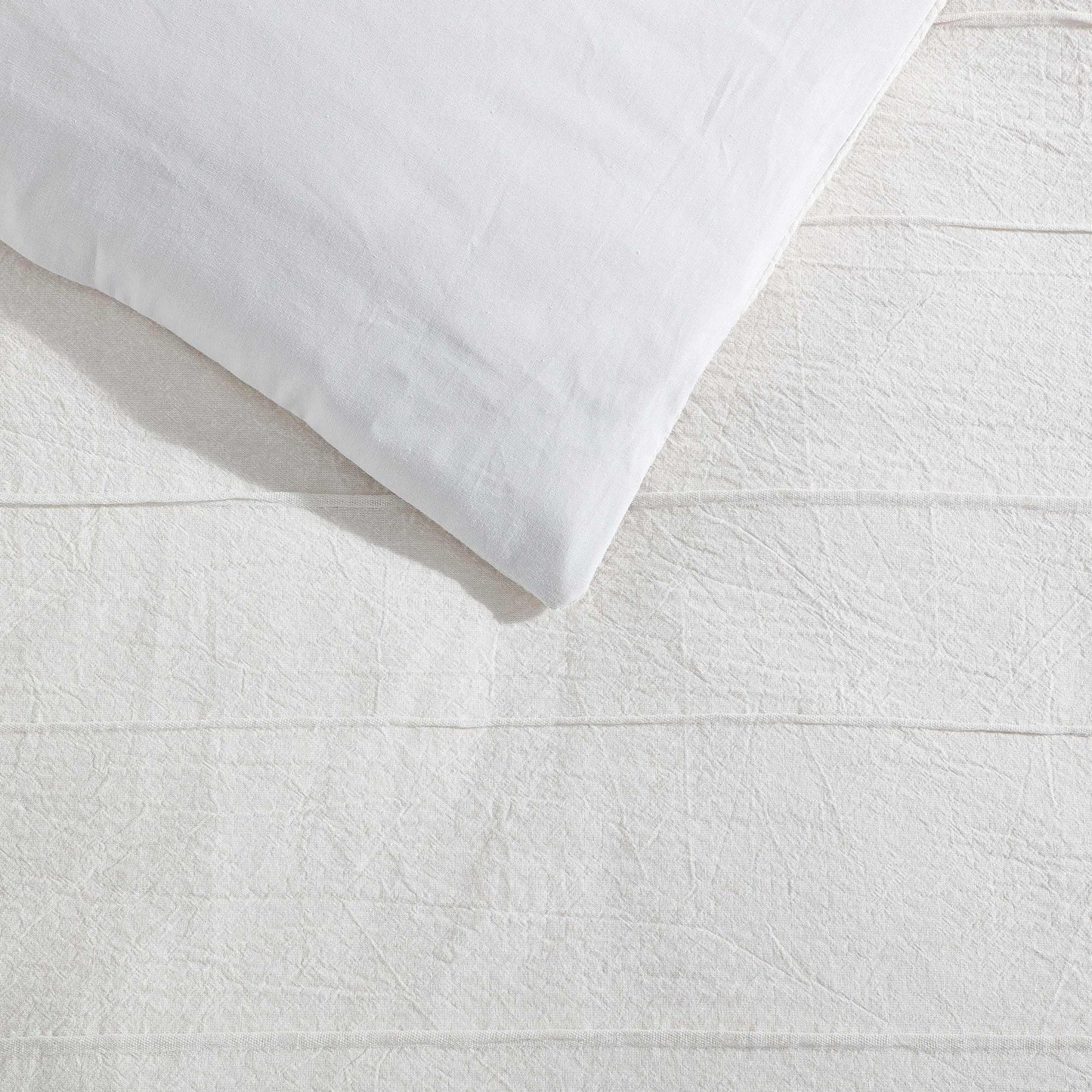 Vera Wang - King Comforter Set, Soft Cotton Bedding w/Smooth Cotton Percale Reverse, Lightweight for Year Round Comfort, 3 Piece Bed Set w/Matching Pillowcases (Woven Tucks Beige)