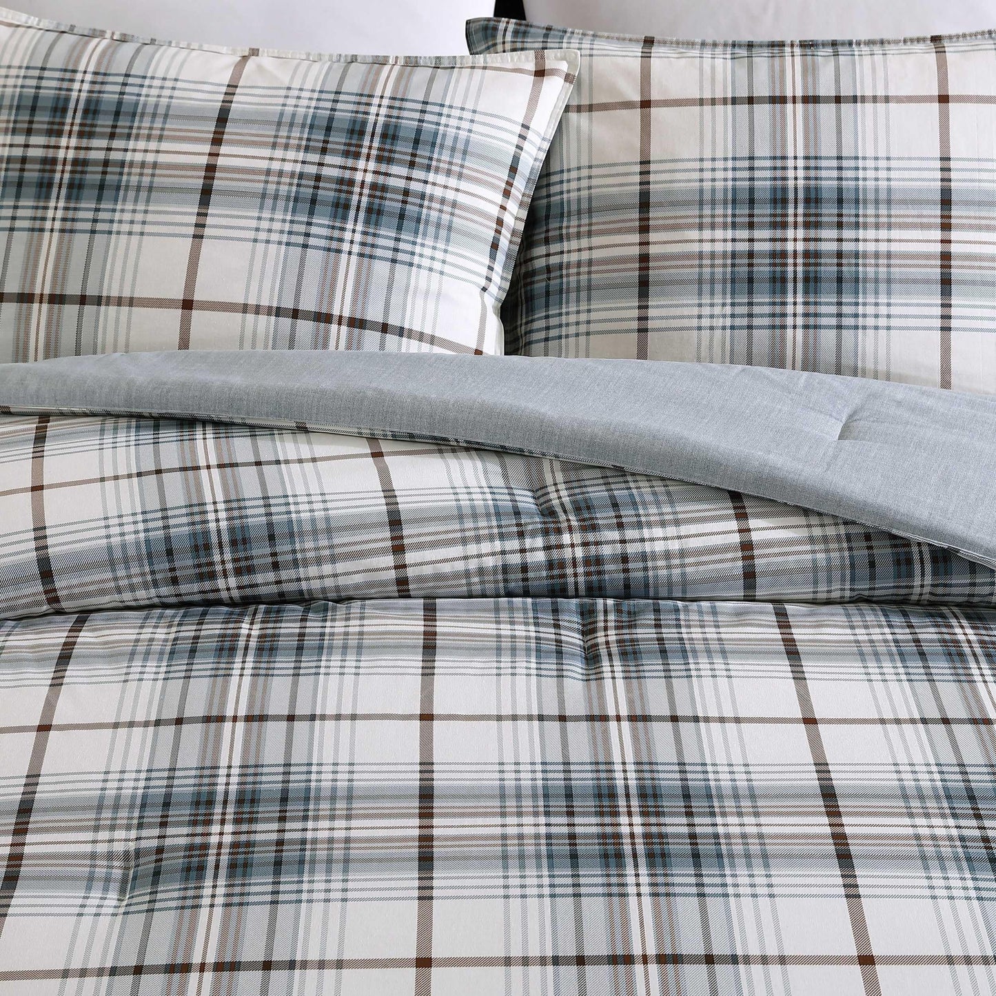 Eddie Bauer - Queen Comforter Set, Crisp & Tailored Cotton Percale Reversible Bedding, Lightweight 3 Piece Bed Set with Matching Pillowcases (Alder Blue/Grey)