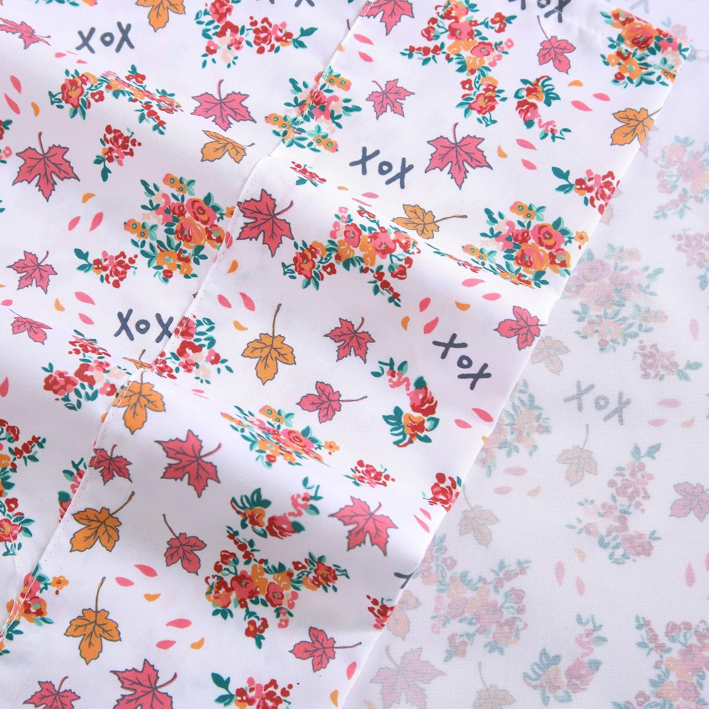 Betsey Johnson - Queen Sheet Set with Fitted Sheet & Pillowcases, Fade & Wrinkle-Free Bedding, Deep Pocket, Dorm Room Essentials, Fall Foliage Pink