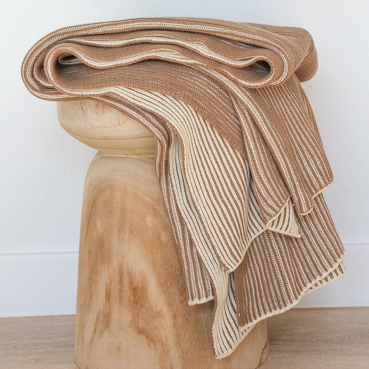 Lumi Living 100% Cotton Two Toned Rib Knit Throw Blanket (50x60 Cacao & Oat Milk)