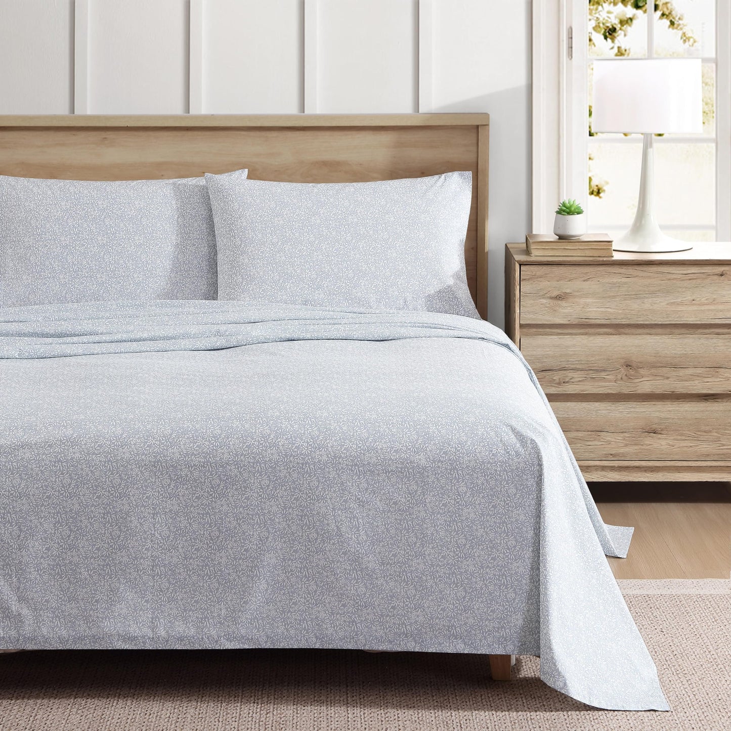 Eddie Bauer - Twin Sheet Set with Fitted Sheet & Pillowcase, 100% Cotton Percale Bedding, Crisp & Cool, Dorm Room Essentials, Little Blossom