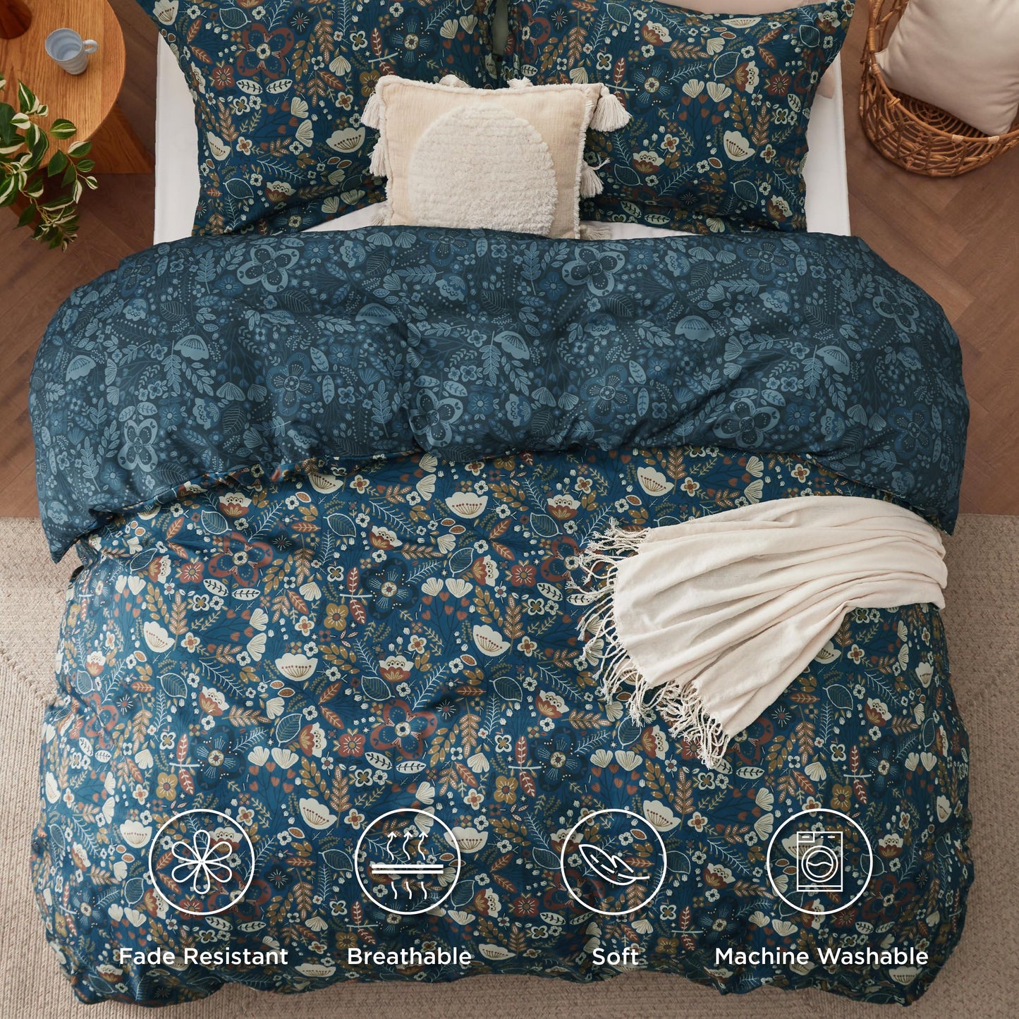 Bedsure Duvet Cover King Size - Reversible Floral Duvet Cover Set with Zipper Closure, 3 Pieces Navy Blue Bedding Set with 8 Corner Ties and 2 Pillow Shams 20"x36"