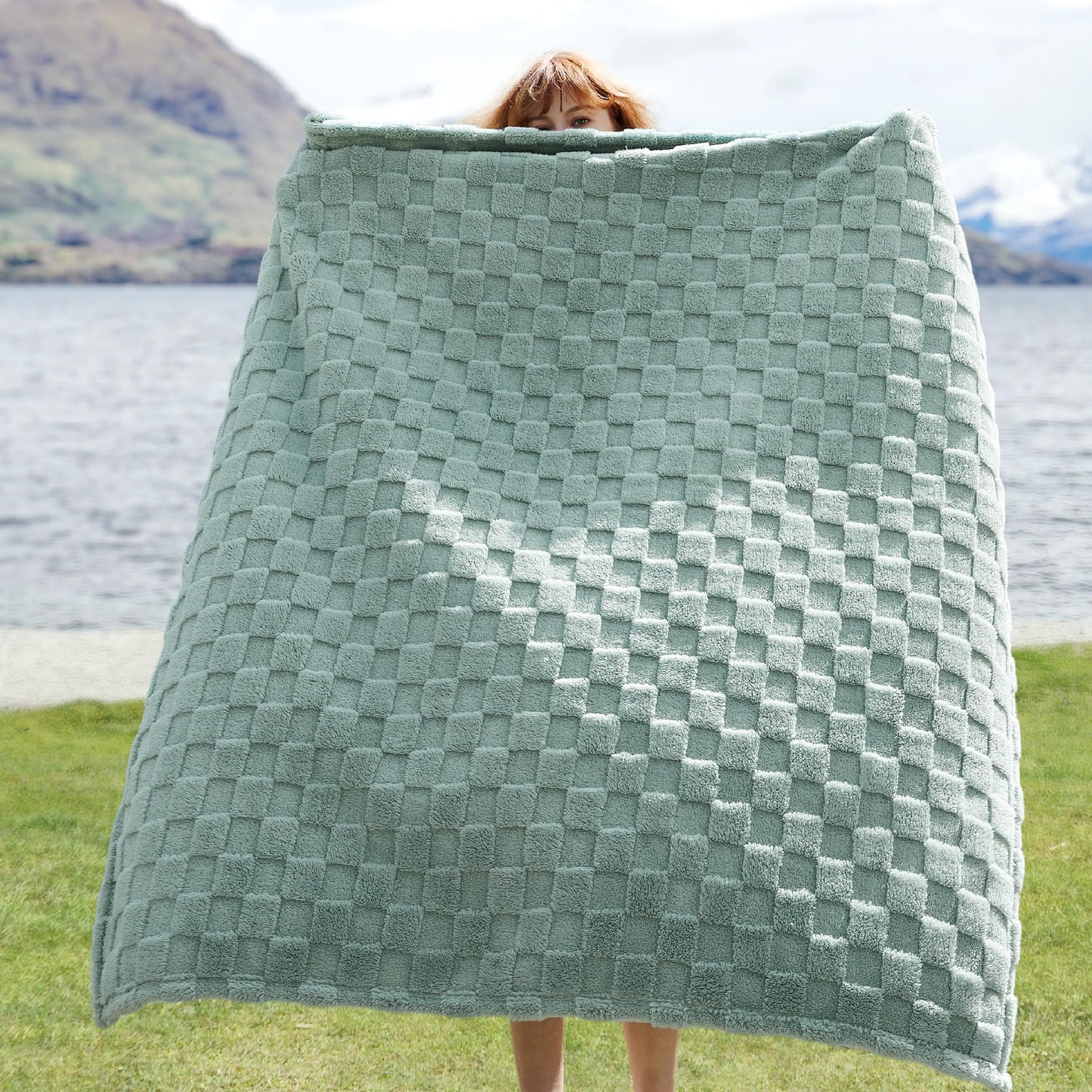 Bedsure Fleece Throw Blanket（White ＆ Green）